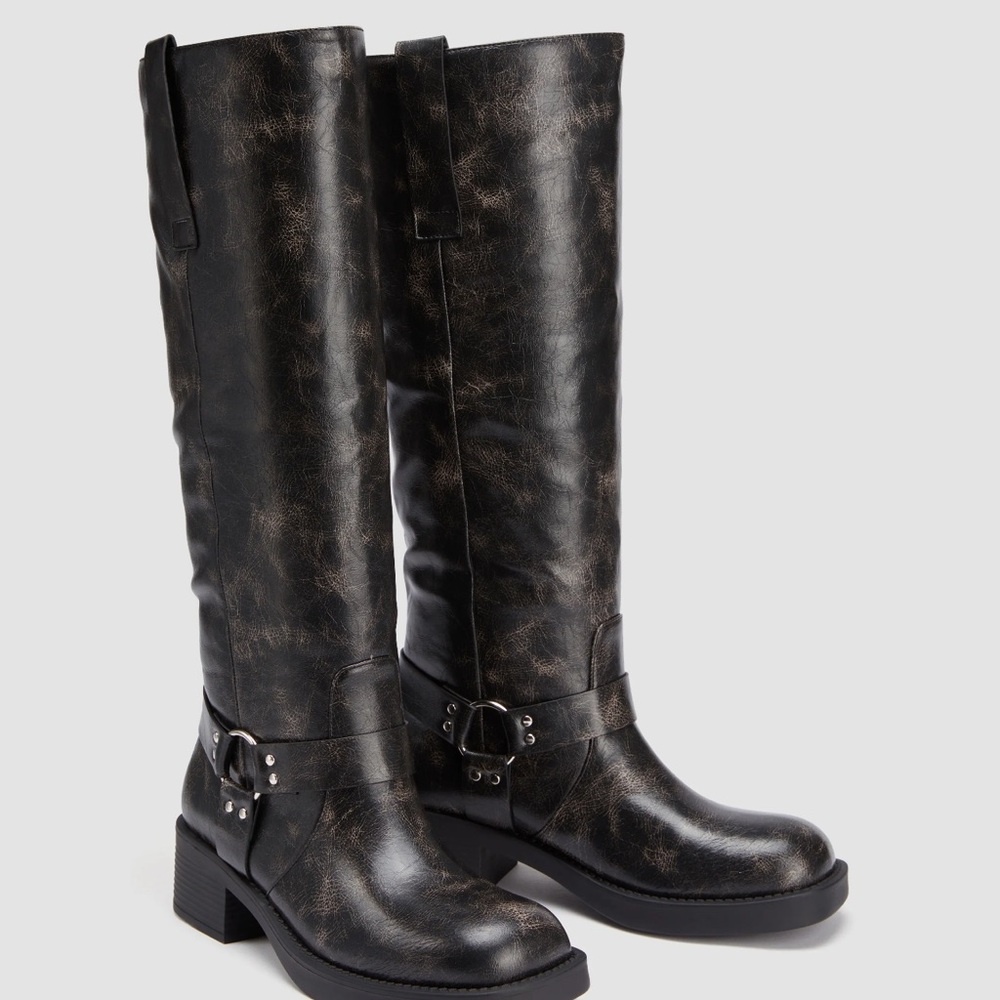 Cider Distressed Black Moto Boots - Picture 6 of 7